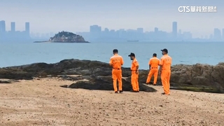 金門海邊長香菇？　疑私梟憂遭海巡追緝急丟包