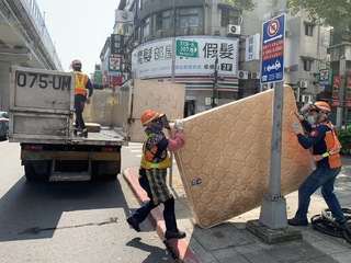 民眾贈669個紅包表達感謝　新北環保局全捐贈做愛心　環保局：行動代替紅包