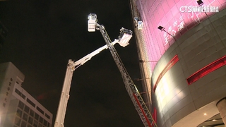 微風百貨外牆施工 吊籠傾斜3工人受困懸半空