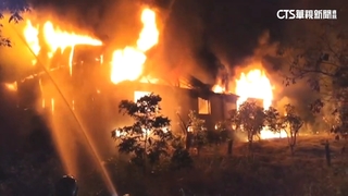 台南東山區農具倉庫深夜大火　消防全力灌救