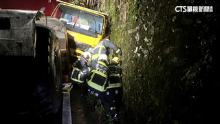 台電人員疑忘拉手剎車　工程車撞山壁遭夾亡