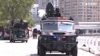 陸海空「海安11號」操演　高雄港震撼預演