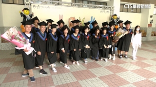 不放棄進修機會　台中科大空中進修學院畢典