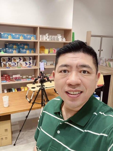 女網友控車內強吻、扯內衣 NONO被影射 經紀人回應:沒有印象