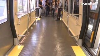 北捷拆2節文湖線列車座椅　每班可多塞20人