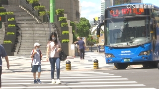 「不論遠近」停讓行人惹怨　交通部暫緩實施！