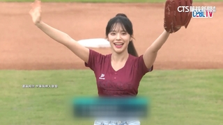 中職桃猿「辣年糕趴」　樂天女神李多慧首度開球