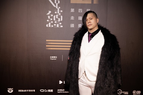 遭控用假照號「騙拍腳、胸部照」 摔角選手Kazuya回應:真有其人 但不是我