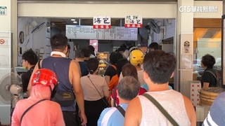 南台灣湧出遊人潮！　美食名店排隊1小時起跳