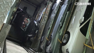 從機械停車塔「連人帶車」墜落　7旬翁一度受困