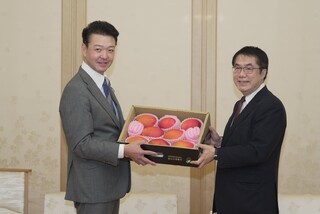 黃偉哲拜會群馬縣議長  期盼疫情後深化多方面交流