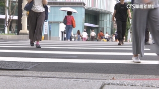 行人重點取締！　闖紅燈、滑手機闖車道小心吃單