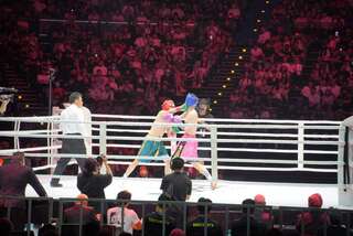 《拳上》小哥哥艾理對戰孫生  帶上護具全場噓聲四起