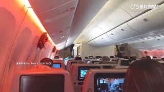 搭機遇「晴空亂流」　空姐.乘客甩飛機艙頂2傷