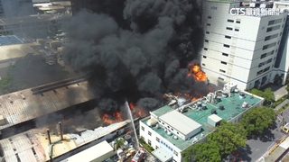 世界級壓克力工廠爆炸　楠梓科技園區烈焰沖天