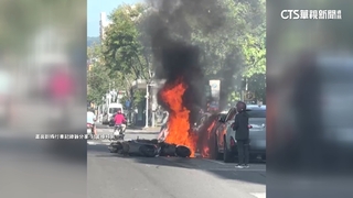 17歲無照騎士疑超車不慎　「撞車起火」釀4傷