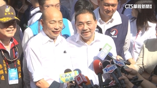 世紀大合體！　侯友宜艷陽下「和解擁抱」韓國瑜