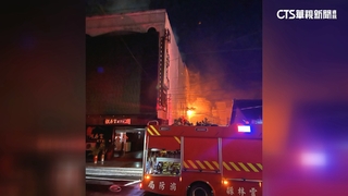 火燒「阿房宮KTV」　樓上女洗澡一半包浴巾逃