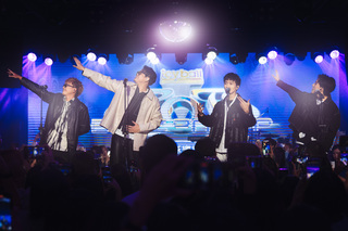 冰球樂團34天跑6城市嗨唱　遇班機延誤靠「弄夥伴」排解寂寞