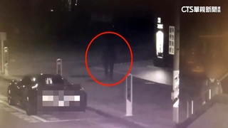 醉失控！  「賣場代言人」持鐵條砸千萬超跑