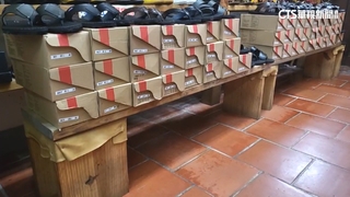 泡水泡怕了　鹿港老街忙「墊高」　鞋店抬高50公分