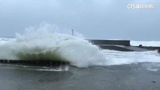 杜蘇芮南台灣發威　墾丁掀8米浪　水管爆噴2米