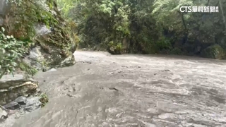 台東栗松溫泉紮營溪水暴漲　1台人.1外籍受困