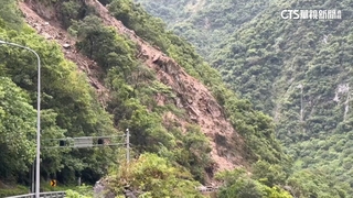 颱風豪雨下不停！　中橫台8線邊坡碎石坍方
