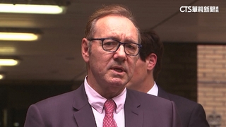 「9項性侵指控」判無罪　凱文史貝西激動落淚