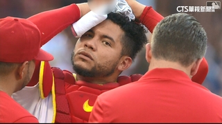 隊友遭球棒砸破頭　紅雀投手報復觸身球遭驅逐