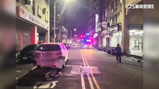 酒駕男拒攔查飆速逃　失控撞騎樓波及11車