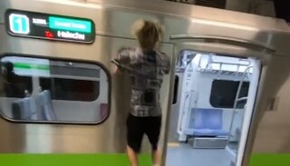 男子在台鐵大秀後空翻惹議！　台鐵：可拒載不退費