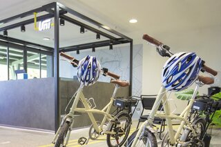 雄獅旅遊與台鐵攜手推動綠色旅遊　完工13座「宜花東自行車補給站」