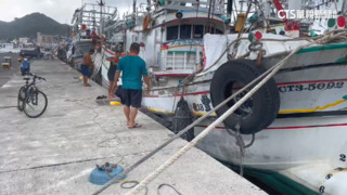 卡努颱風滯留東北外海　外圍環流掀起長浪