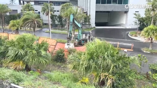 卡努掀強風　宜蘭縣拆工區鐵皮圍籬.看板防颱