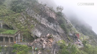 谷關整夜雨！中橫便道大坍方　華視獨家挺進