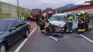 國3車禍回堵2公里　車身嚴重變形1人受困