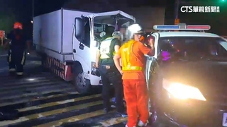 警隧道口攔查　貨車剎不及4連撞　駕駛雙腳骨折