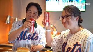 賴清德.蕭美琴同框看球背影照曝　網嗨喊「賴蕭配」