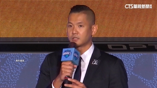 黑人撤大牙求償改告加重誹謗　今早將赴北檢說明