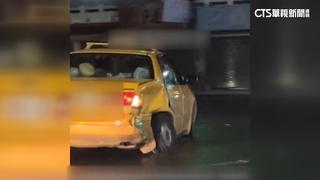危險！計程車駕駛破輪硬要開　警：開罰3600