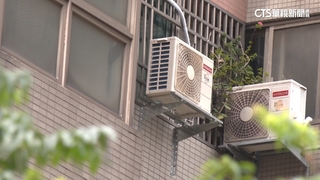 11F冷氣沒人敢拆　老師傅「半身在窗外」徒手拆