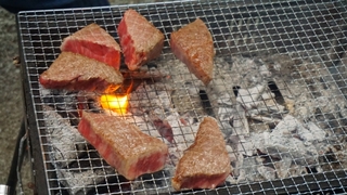 9月迎中秋　烤肉「戴隱形眼鏡」會熔化害失明？食藥署回應