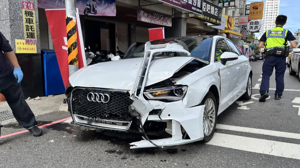 魏女駕駛的車輛受損嚴重。圖／資料照