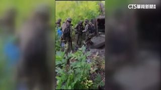 烏克蘭獨立紀念日　烏軍登克里米亞插國旗