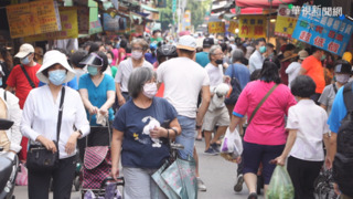 網好奇「出門還會戴口罩嗎？」　一票人點頭：室內還是會戴