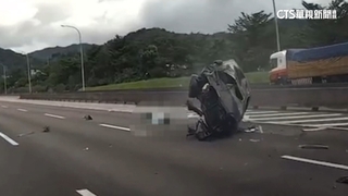 國3樹林段2車碰撞！　駕駛未繫安全帶拋飛車外重傷