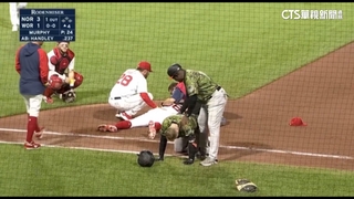 張育成3A又敲長打　無奈守備遭跑者撞倒
