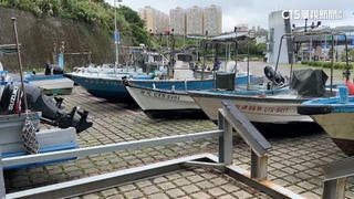 躲風雨！　基隆長潭里漁港停車場變「停船場」