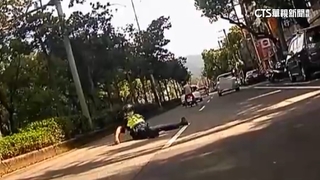 員警攔違停.車被撞飛　「護身倒法」起身繼續追